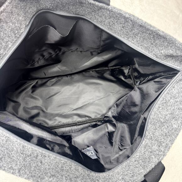 DSW Gray and Black Felt Zip Top Shoe Compartment Lightweight Travel Bag Tote - Picture 6 of 9